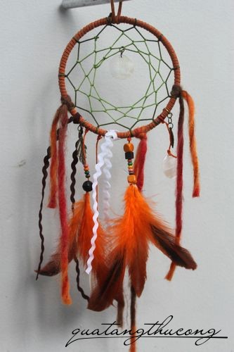 Dreamcatcher lông vũ màu cam hoàng hôn